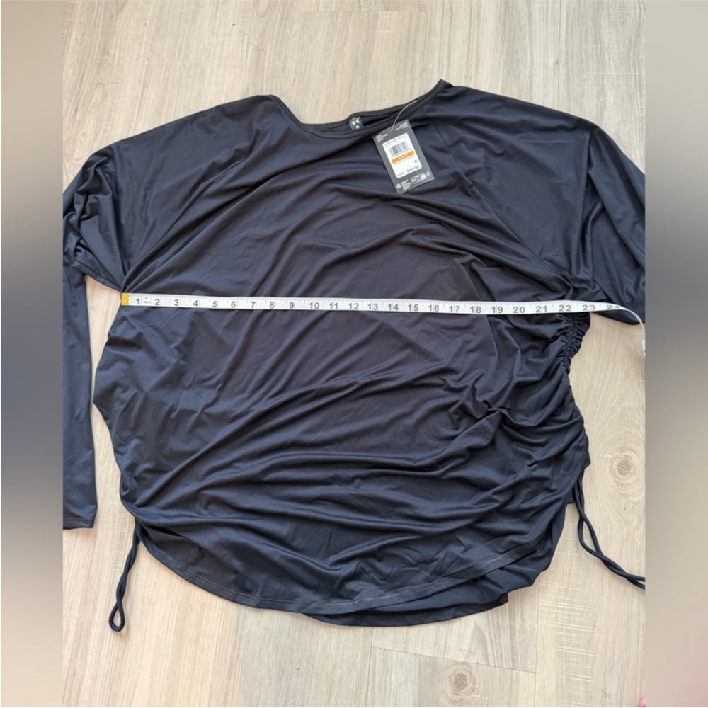 NWT Under Armour Women's Black Long Sleeve Top - Picture 6 of 9